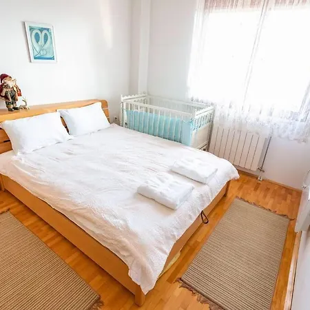 Convenient, Family-friendly And Stylish 3 Bed Daire