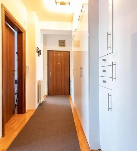 Convenient, Family-friendly And Stylish 3 Bed Апартаменти Скоп'є