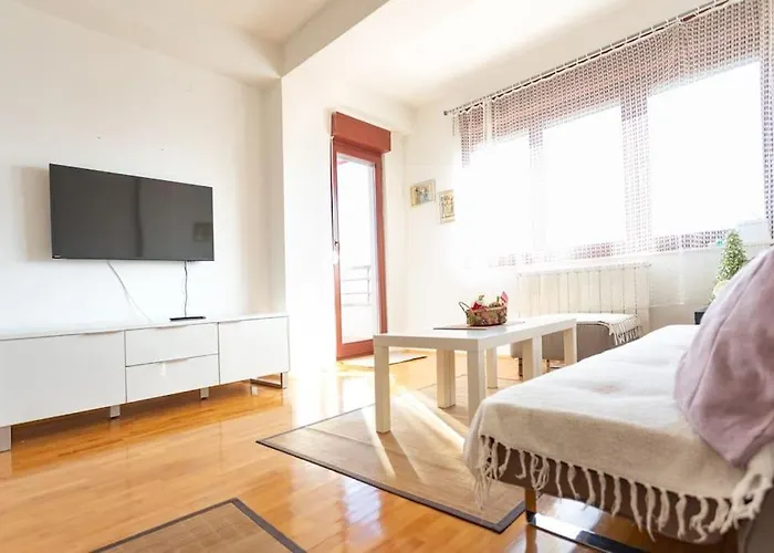 Convenient, Family-friendly And Stylish 3 Bed